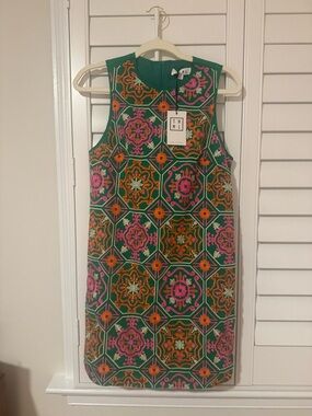 THML Green Mosiac Tile-Print Sleeveless Shift Dress
